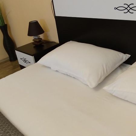 Sayat Nova Apartments Tbilisi ภายนอก รูปภาพ